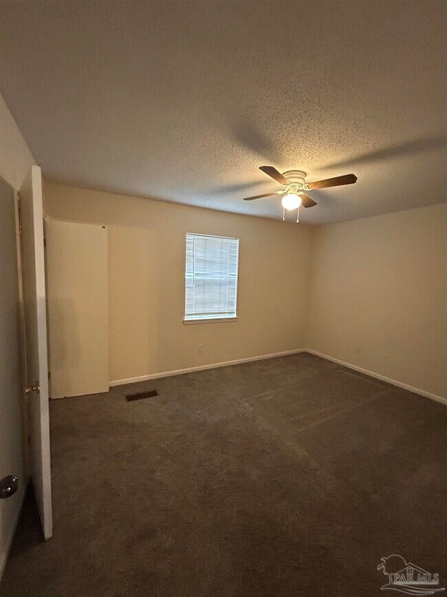 Building Photo - 8013 Sabra Dr