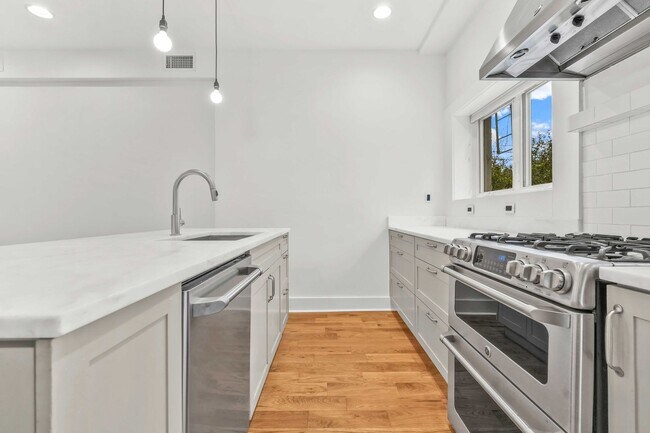 Building Photo - 461 Prospect Ave