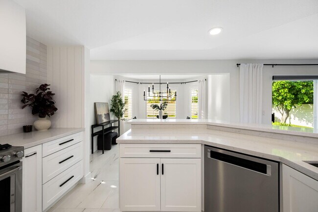 Building Photo - 76817 Manor Ln