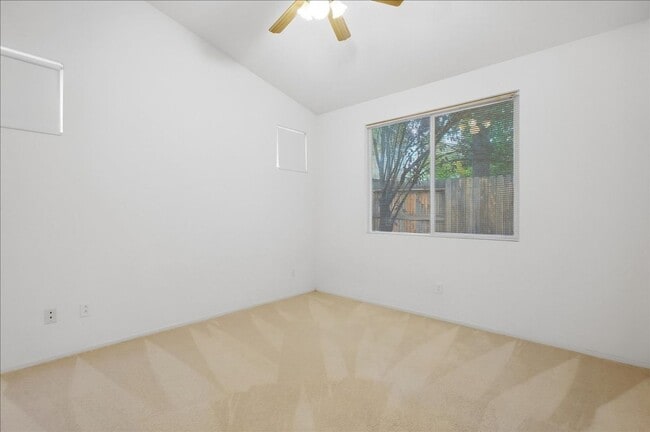 Building Photo - 374 Coventry Cir