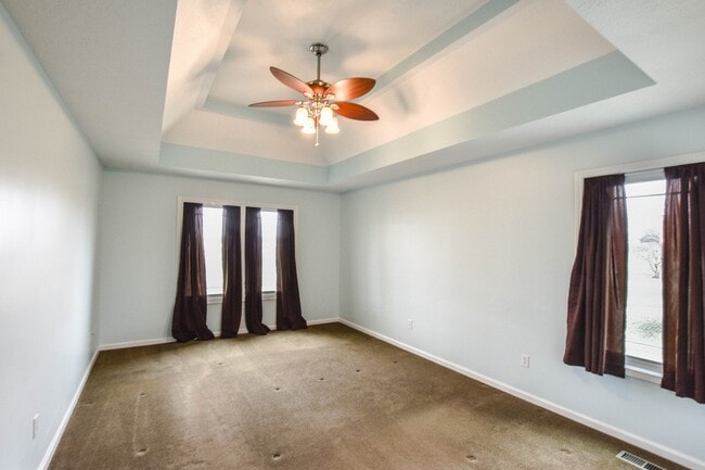 Building Photo - Pet Friendly Near i24!