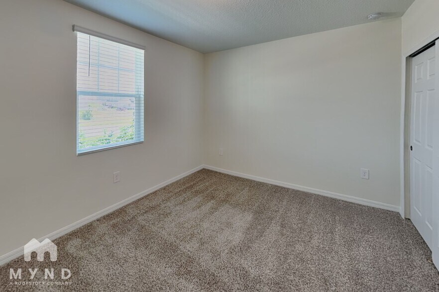 Building Photo - 796 Griffon Ave