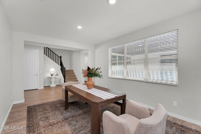 Building Photo - 9418 E Theia Dr