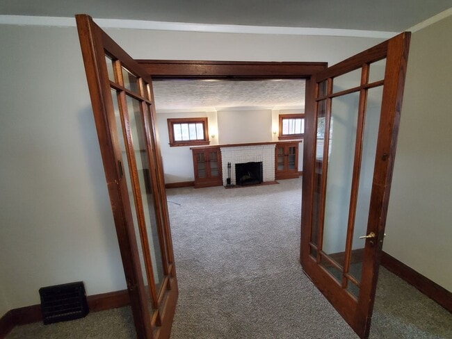 Building Photo - Updated 3BR, 1 BA home for rent!