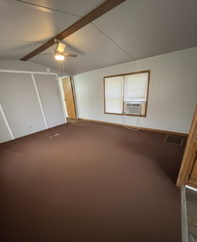 Building Photo - 2 Bed, 2 Bath Rental in Centerville!