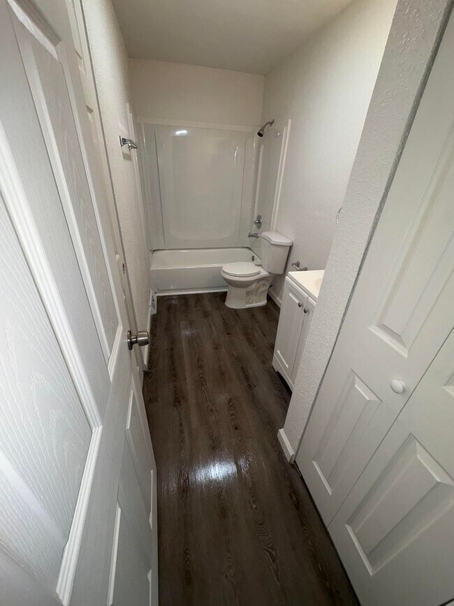 Building Photo - LIMITED TIME**1/2 OFF DEPOSIT**