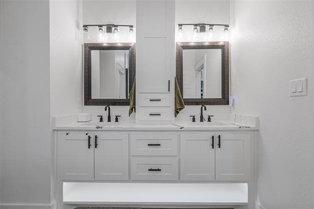 Building Photo - 17172 Mary Martin Dr