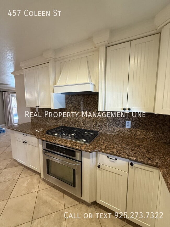 Building Photo - 457 Coleen St