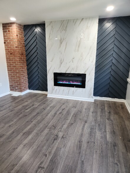 Building Photo - 4883 Melbourne Rd