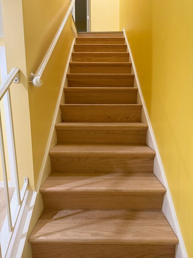 Building Photo - Updated Townhouse on the North End of Hilton Head