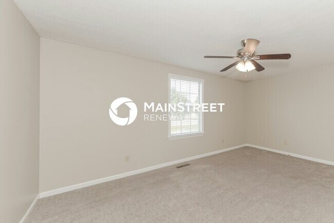 Building Photo - 3 Bedroom Pet-Friendly Home in La Vergne, ...