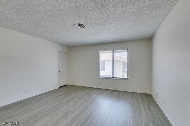 Building Photo - 2127 Pine Breeze Ln