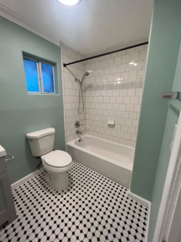 Building Photo - 1072 Laguna Ave