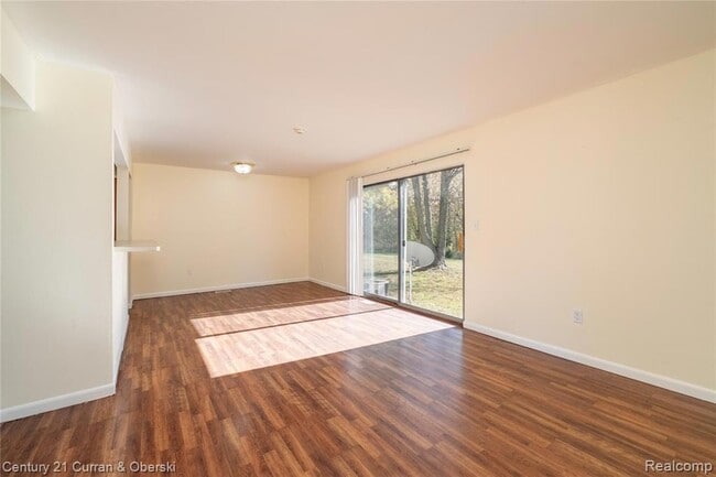 Building Photo - 44543 Savery Dr