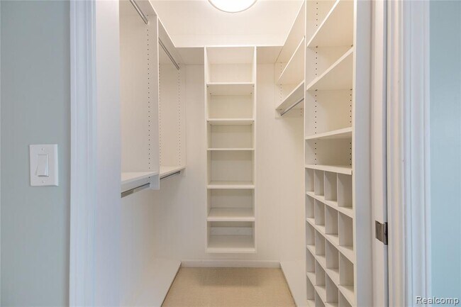 Building Photo - 24356 E River Rd