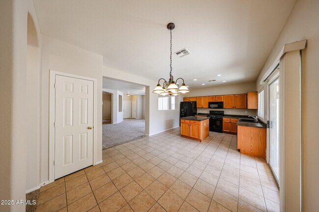 Building Photo - 8442 W Mary Ann Dr