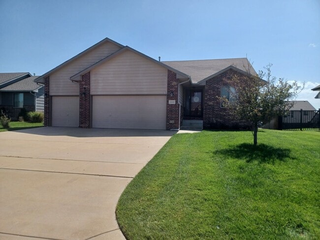 Building Photo - Must-see 4 bedrooms, 3 bath home in Harves...