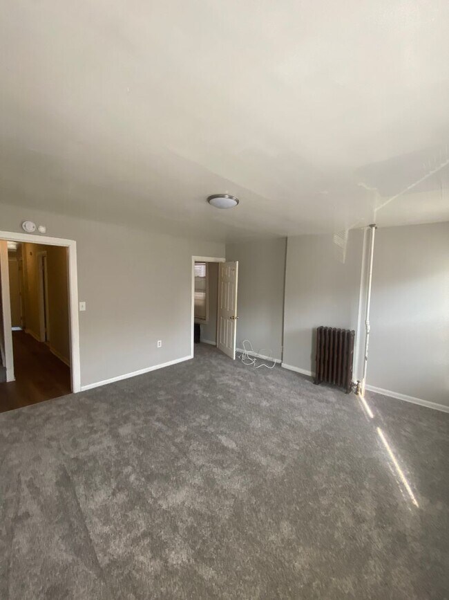 Building Photo - 663 Kohn St