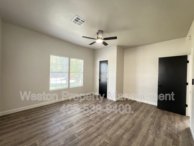 Building Photo - 908 NW 95th St