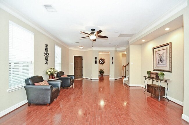 Building Photo - 12225 Medina Lake Dr