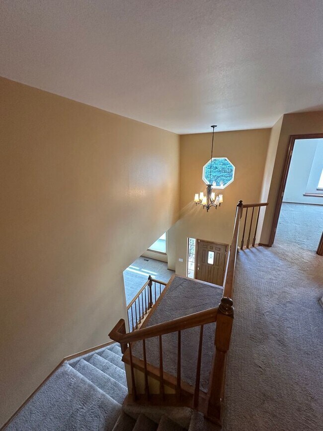 Building Photo - 7640 Lonergan Ct