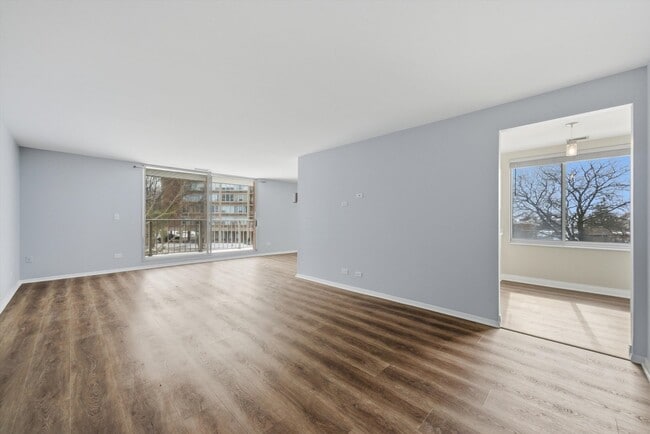 Building Photo - 4000 Triumvera Dr