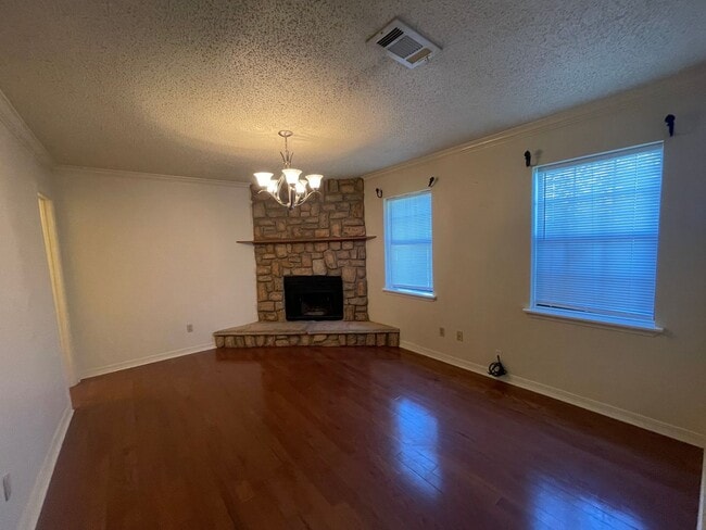 Building Photo - Convince is the key! Make the call today!