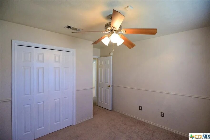 Building Photo - 2807 Diaz Dr