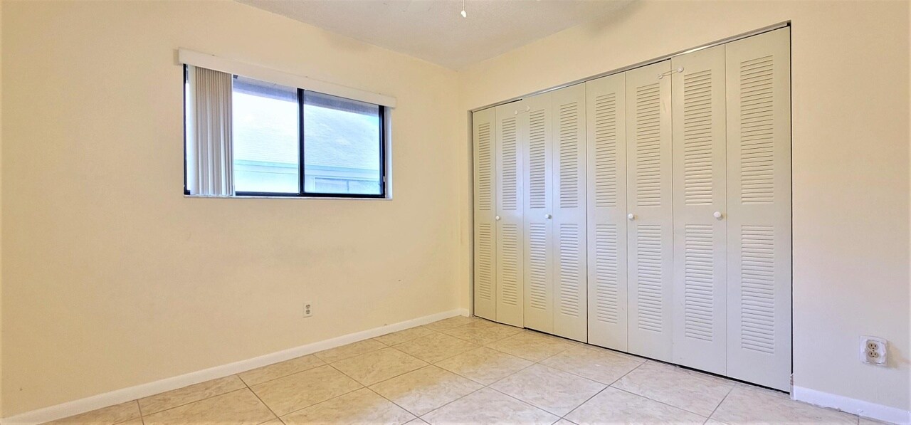 Building Photo - 2815 NW 110th Ter