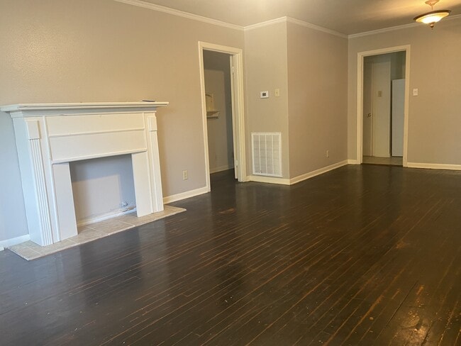 Building Photo - 4013 McDermed Dr