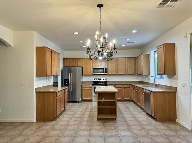 Building Photo - 43658 Caven Dr