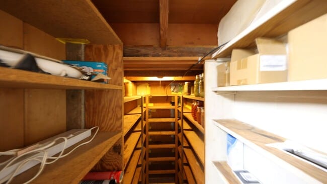 Building Photo - 5 Bed 2 Bath - Ideal for Group - Landscaping Included - Pet per Approval - NAS Whidbey