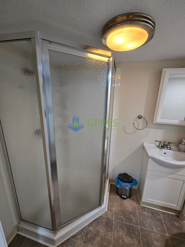 Building Photo - Newly renovated Beechview Home with Bonus Room walking distance to the T