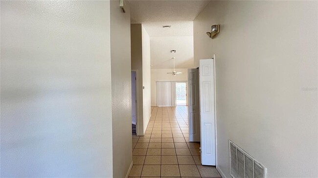 Building Photo - 1140 Cedarwood Way