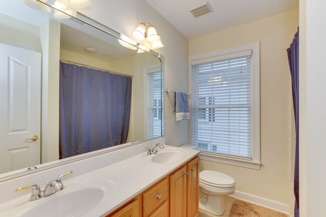 Building Photo - 4609 Town Creek Dr