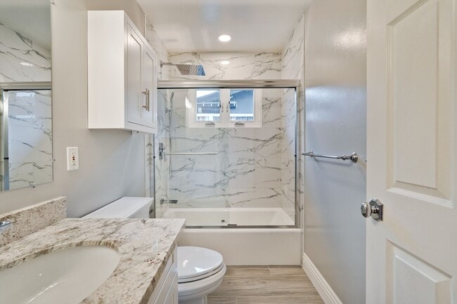 Building Photo - Fully Remodeled Single-Family Home Near Ap...