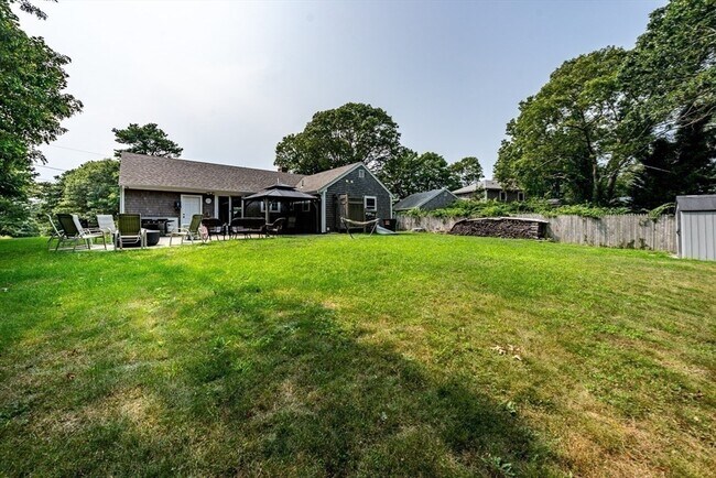 Building Photo - 10 Eastover