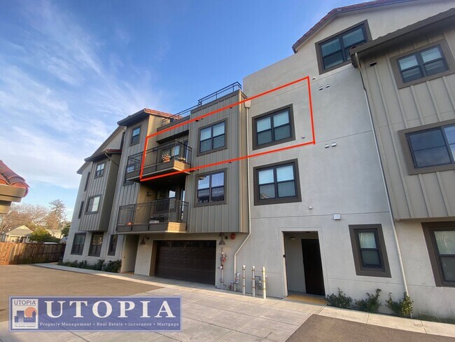 Building Photo - Beautiful 2 Bedroom, 1 Bathroom with a des...