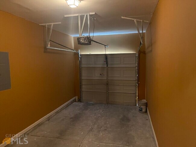 Building Photo - 4014 Carisbrook Dr