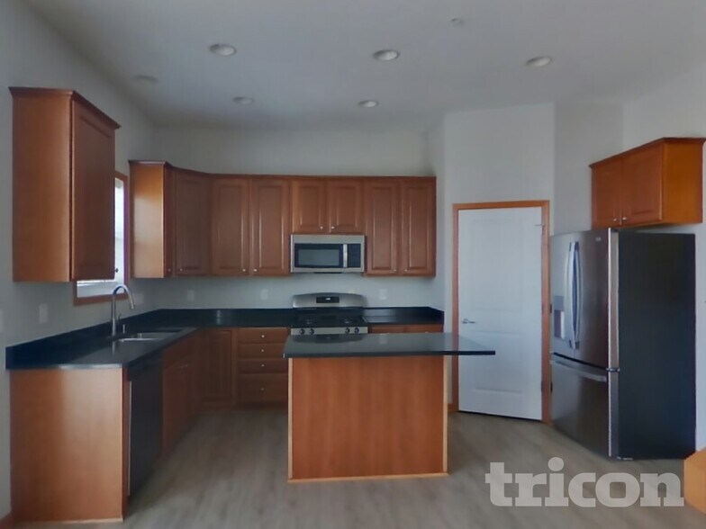 Building Photo - 1627 Fox Hunt Way