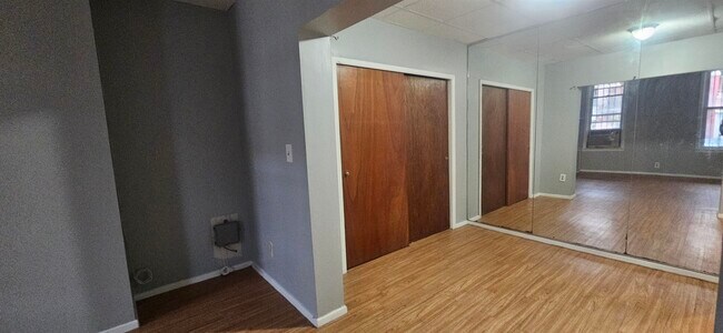 Building Photo - 4528 Brown St