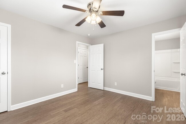 Building Photo - 11805 Harrisburg Rd