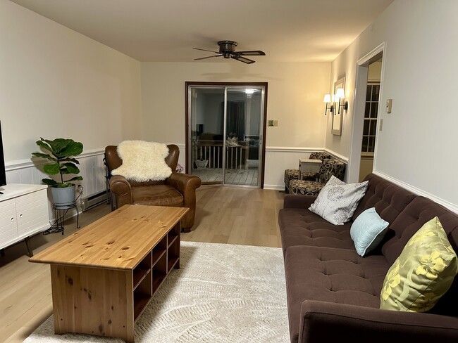 Building Photo - 4805 Candlelight Pl