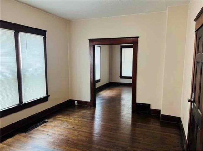 Building Photo - 59 S 11th St