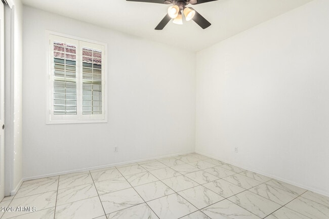 Building Photo - 665 E Rojo Way