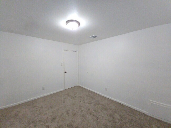 Building Photo - 3810 R V Mayfield Dr