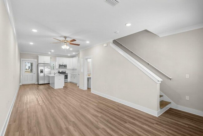 Building Photo - 284 N Sand Palm Rd