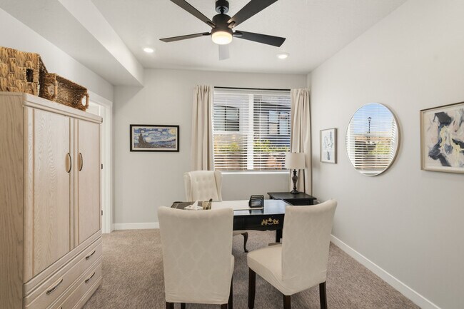 Building Photo - 206 N Chapparell Dr