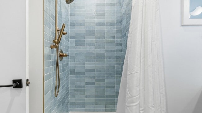 Building Photo - 207 Old Mountain Rd