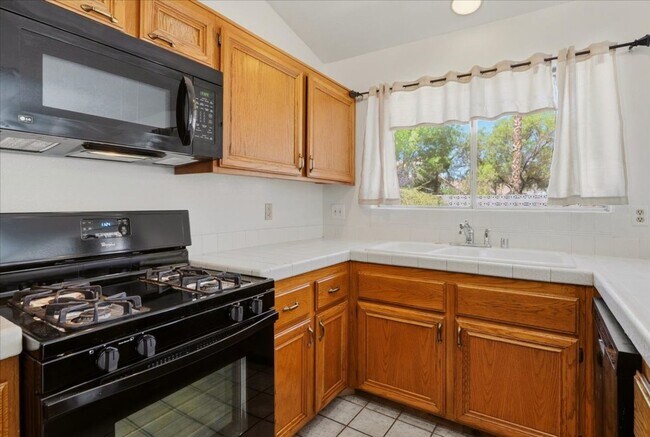 Building Photo - 1 story pool home in the North West- 3 bedroom, 2 baths